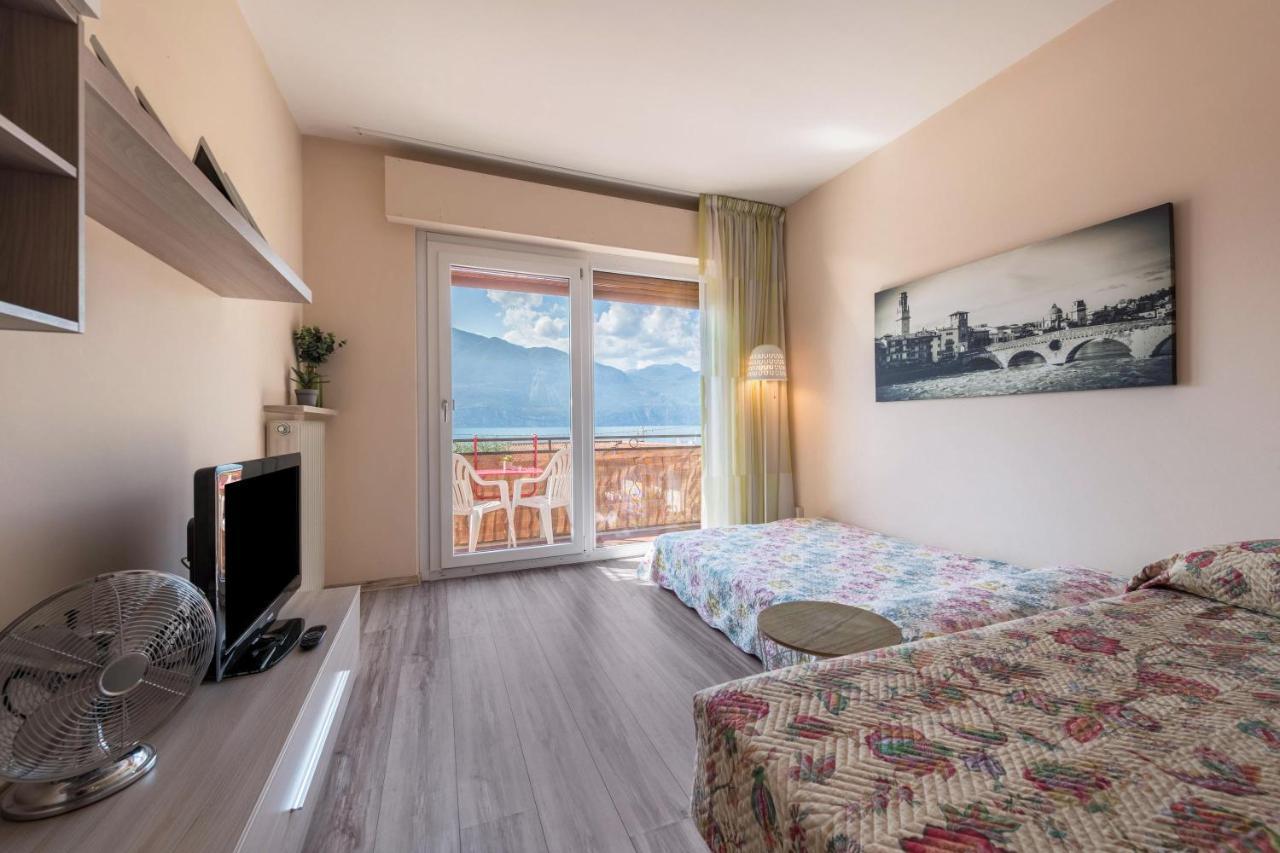 Lake View With Aircon - 5 Minutes From The Beach! Бренцоне-суль-Гарда Экстерьер фото