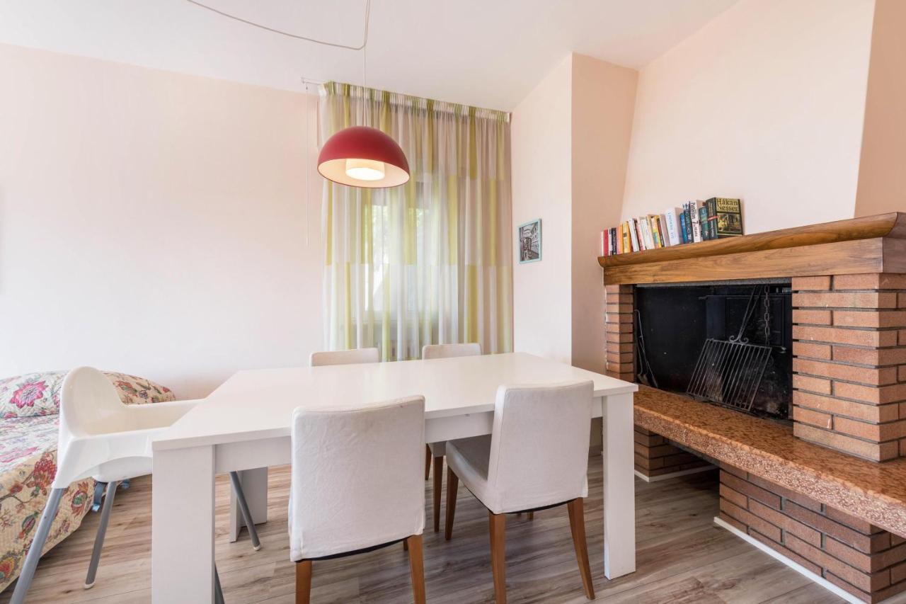 Lake View With Aircon - 5 Minutes From The Beach! Бренцоне-суль-Гарда Экстерьер фото