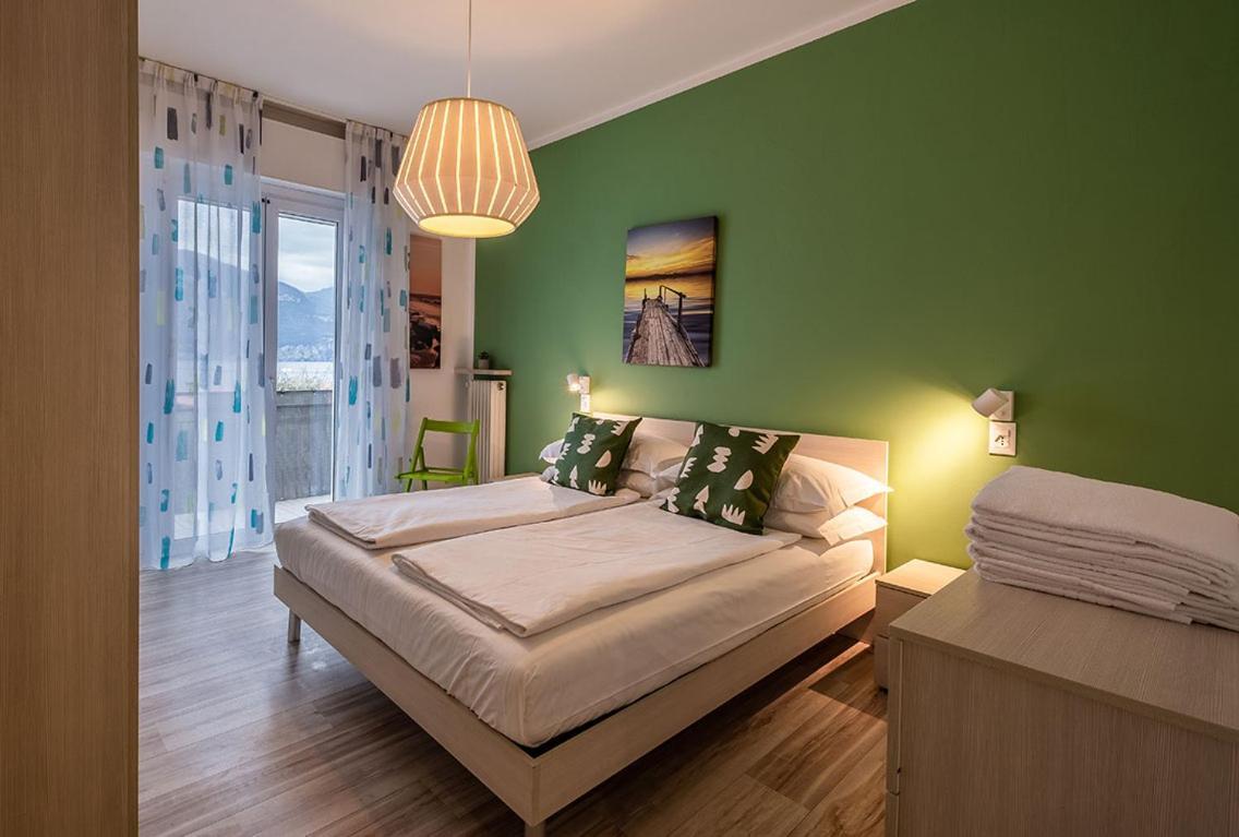 Lake View With Aircon - 5 Minutes From The Beach! Бренцоне-суль-Гарда Экстерьер фото